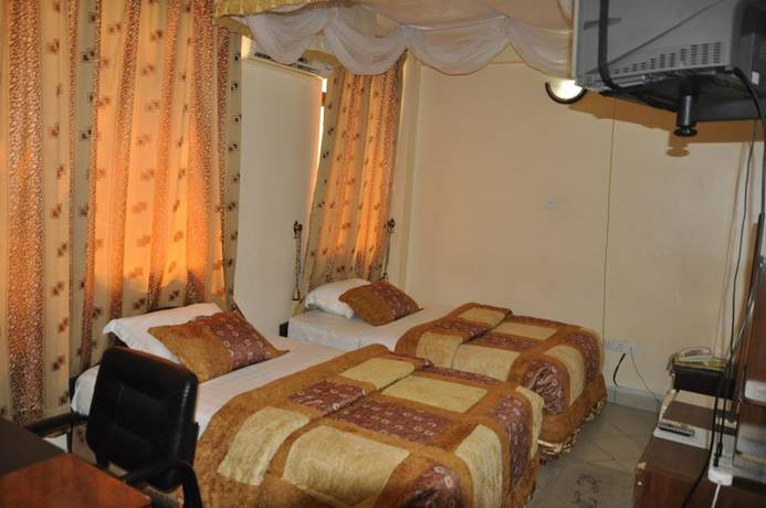 Imagen de la habitación del Hotel Rich. Foto 7