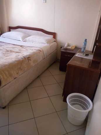 Imagen de la habitación del Hotel Rich. Foto 15