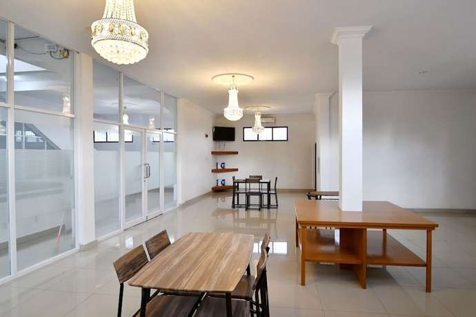 Imagen de los interiores del Hotel Rich Guesthouse. Foto 16