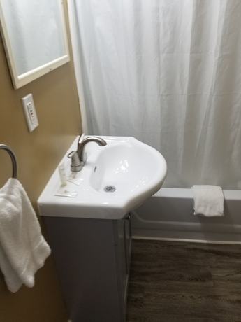 Imagen de la habitación del Hotel Richard Lake Motel. Foto 10