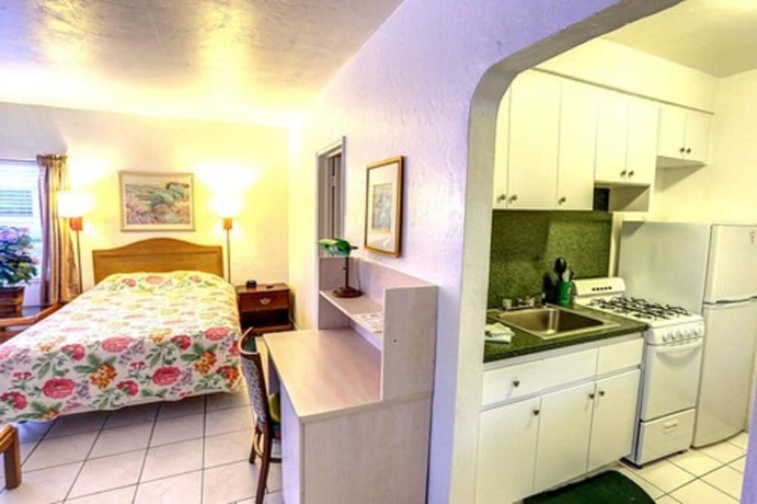 Imagen de la habitación del Hotel Richards Motel Courtyard. Foto 7