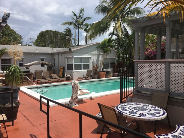 Imagen de la piscina del Hotel Richards Motel Courtyard. Foto 19