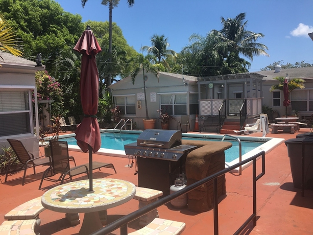 Imagen de los exteriores del Hotel Richards Motel Courtyard. Foto 15
