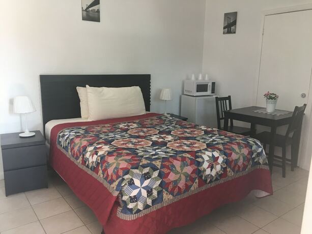 Imagen de la habitación del Hotel Richard\'s Motel. Foto 19