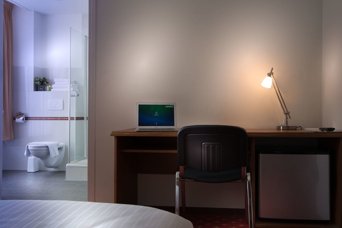 Imagen de la habitación del Hotel Riche. Foto 5