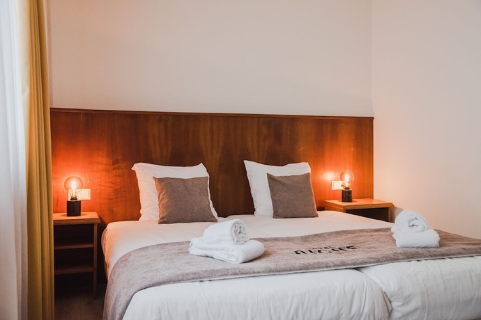 Imagen de la habitación del Hotel Riche. Foto 14