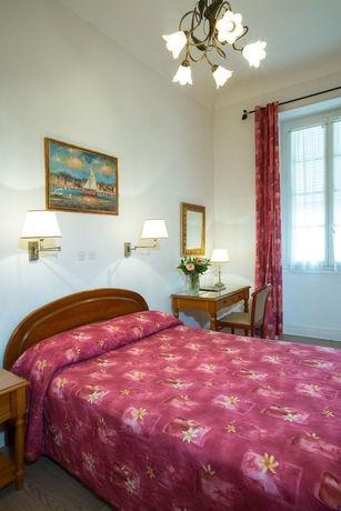 Imagen de la habitación del Hotel Richelieu, Menton. Foto 9