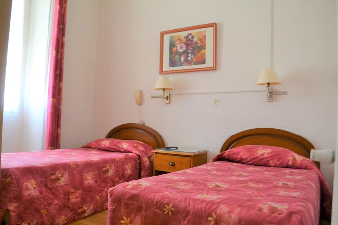 Imagen de la habitación del Hotel Richelieu, Menton. Foto 13