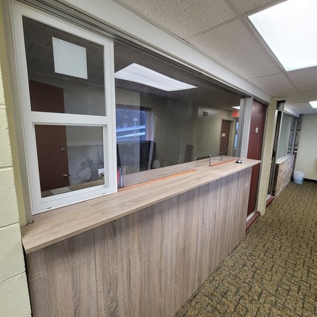 Imagen de los interiores del Hotel Richland Inn. Foto 6