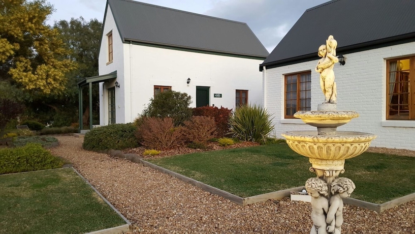 Imagen de los exteriores del Hotel Richmond Barracks. Foto 19