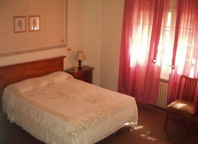 Imagen de la habitación del Hotel Richmond, Centro de Montevideo. Foto 4