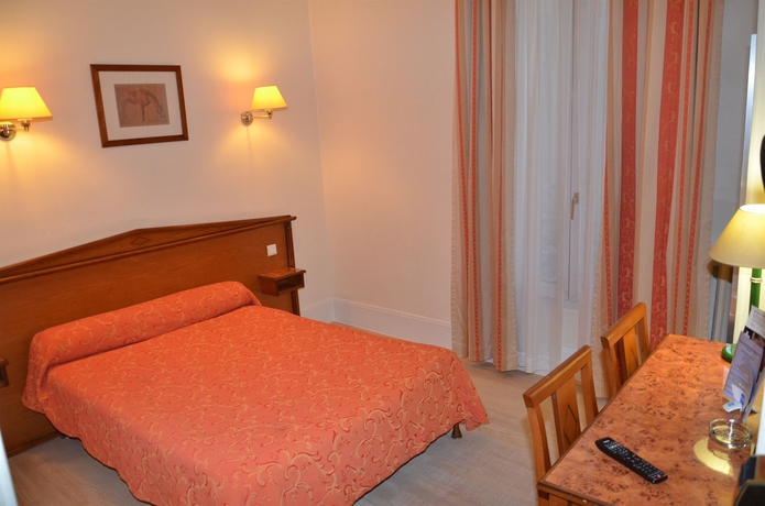 Imagen de la habitación del Hotel Richmond, Gare du Nord. Foto 10