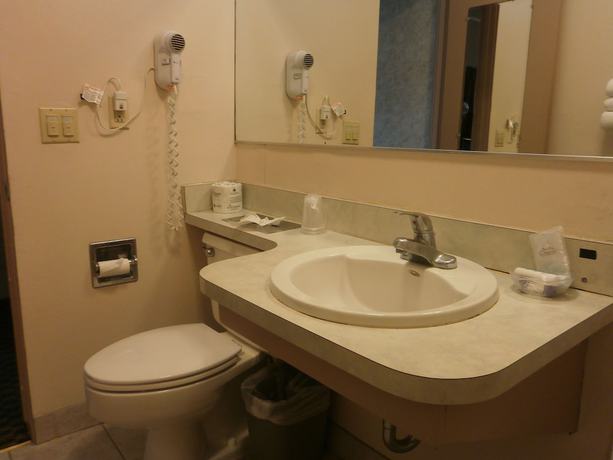 Imagen de la habitación del Hotel Richmond Inn and Suites, Richmond. Foto 18