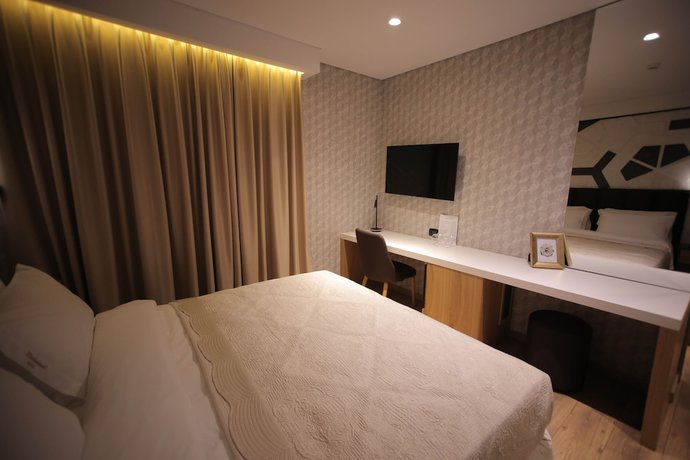 Imagen de la habitación del Hotel Richmond, KORCE. Foto 7