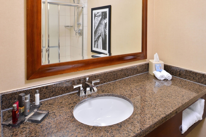 Imagen de la habitación del Hotel Richmond Marriott. Foto 10