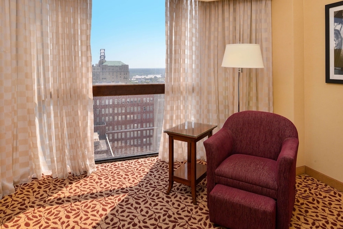 Imagen de la habitación del Hotel Richmond Marriott. Foto 14