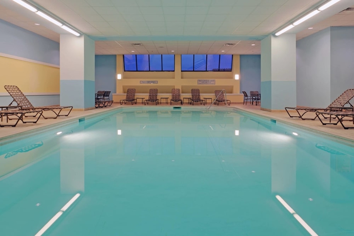 Imagen de la piscina del Hotel Richmond Marriott. Foto 19