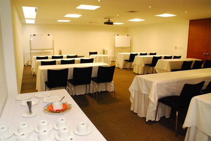 Imagen de los interiores del Hotel Richmond Suites. Foto 12