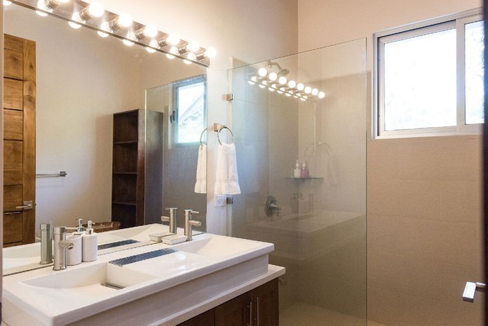Imagen de la habitación del Hotel RideOn Beach House. Foto 8