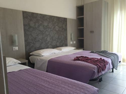 Imagen de la habitación del Hotel Ridens. Foto 5