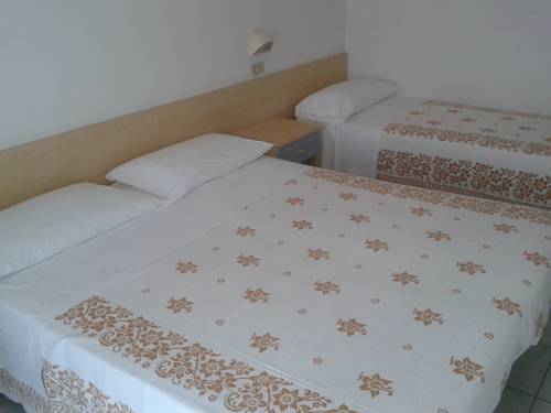 Imagen de la habitación del Hotel Ridens. Foto 11