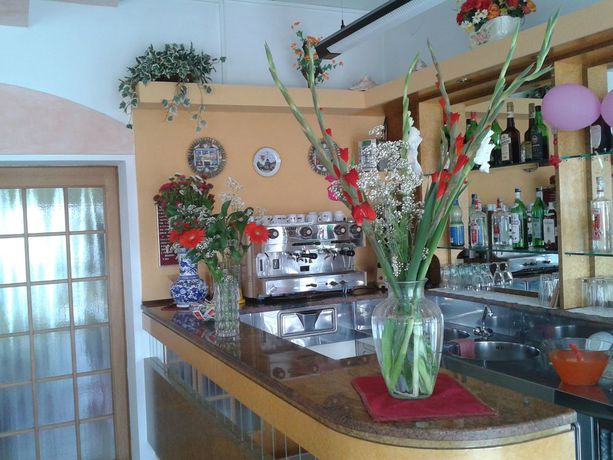 Imagen del bar/restaurante del Hotel Ridens. Foto 3