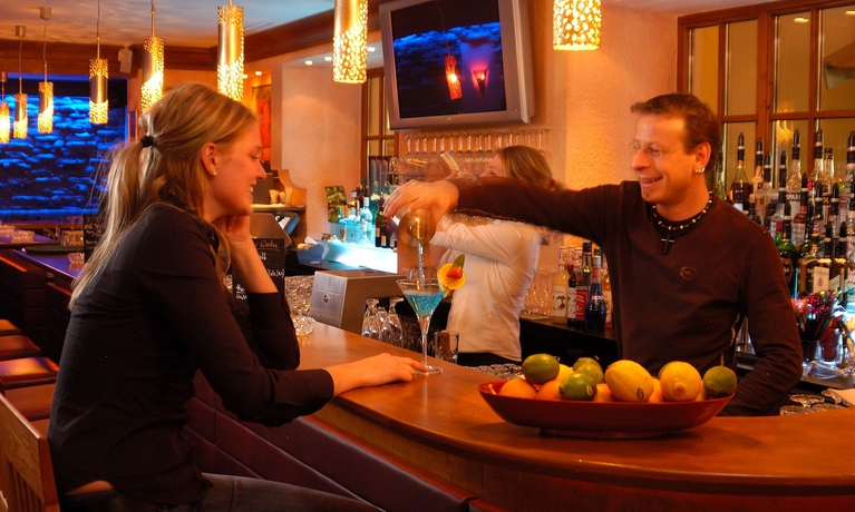 Imagen del bar/restaurante del Hotel Riders In. Foto 9