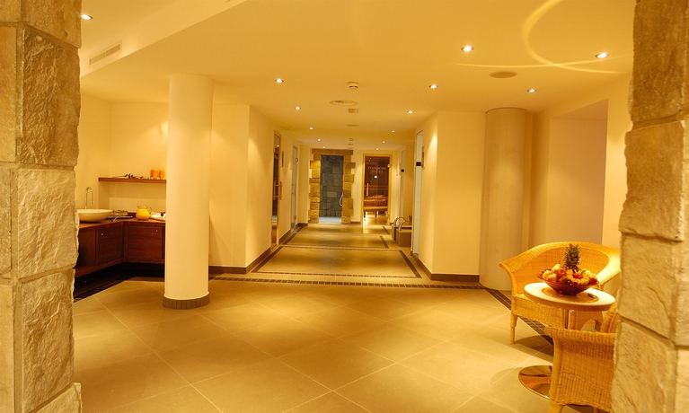 Imagen de la piscina del Hotel Riders In. Foto 15