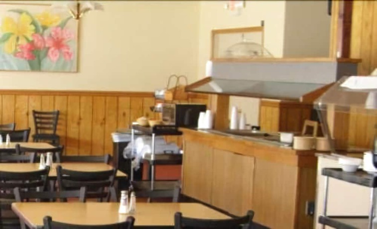 Imagen del bar/restaurante del Hotel Ridge Crest, West Plains. Foto 7