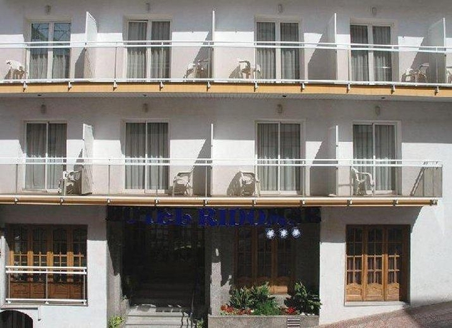 Imagen de los exteriores del Hotel Ridomar. Foto 13