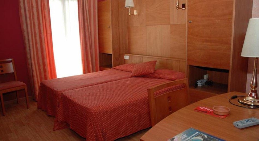 Imagen de la habitación del Hotel Ridomar. Foto 8