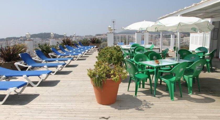 Imagen de los exteriores del Hotel Ridomar. Foto 16