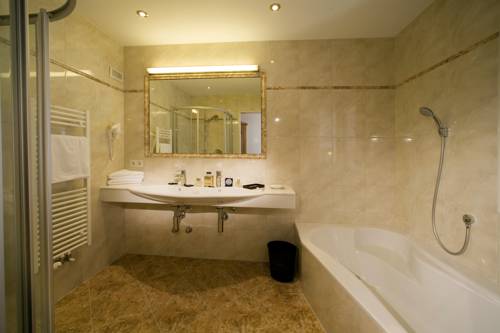 Imagen de la habitación del Hotel Riedl Im Zillertal. Foto 10