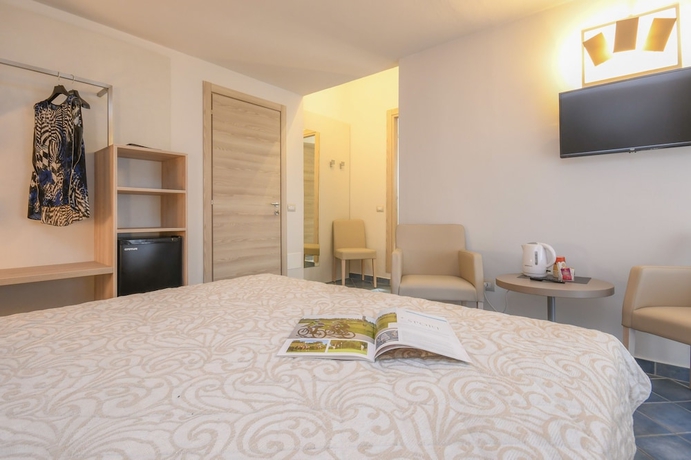 Imagen de la habitación del Hotel Riel. Foto 6