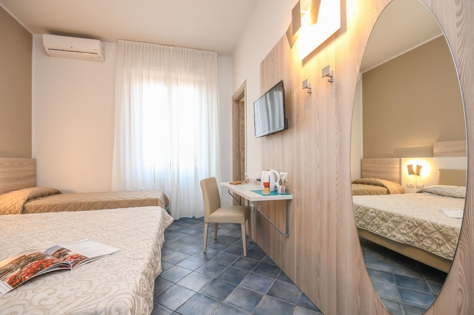 Imagen de la habitación del Hotel Riel. Foto 11