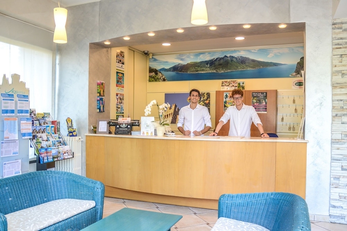 Imagen de los interiores del Hotel Riel. Foto 17