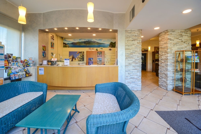 Imagen de los interiores del Hotel Riel. Foto 19