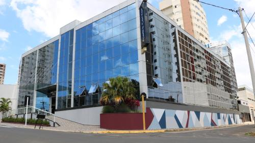 Imagen de la habitación del Hotel Riellis Center. Foto 10