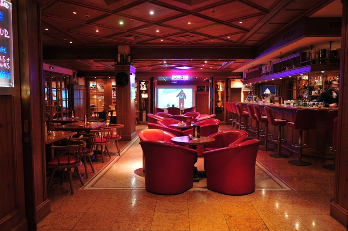 Imagen de los interiores del Hotel Riessersee. Foto 12