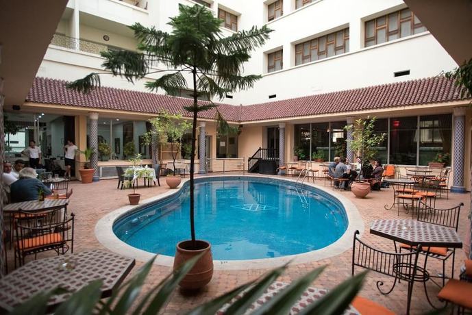 Imagen de la piscina del Hotel Rif. Foto 19