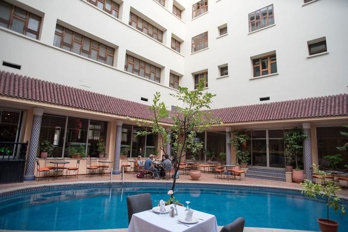 Imagen de la piscina del Hotel Rif. Foto 20