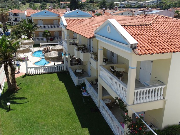 Imagen de los exteriores del Hotel Rigakis. Foto 13