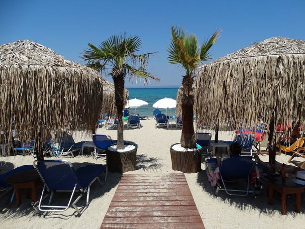 Imagen de los exteriores del Hotel Rigakis. Foto 14