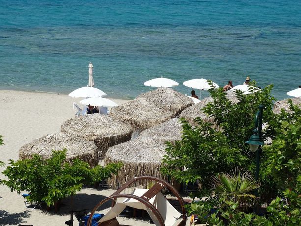 Imagen de los exteriores del Hotel Rigakis. Foto 15