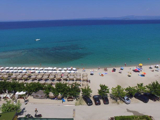 Imagen de los exteriores del Hotel Rigakis. Foto 17