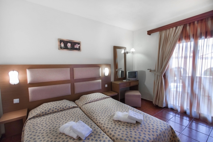 Imagen de la habitación del Hotel Rigas Skopelos. Foto 4