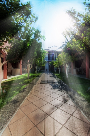 Imagen de los exteriores del Hotel Rigas Skopelos. Foto 12