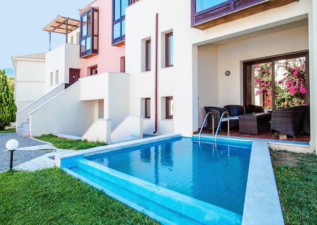 Imagen de la piscina del Hotel Rigas Skopelos. Foto 16