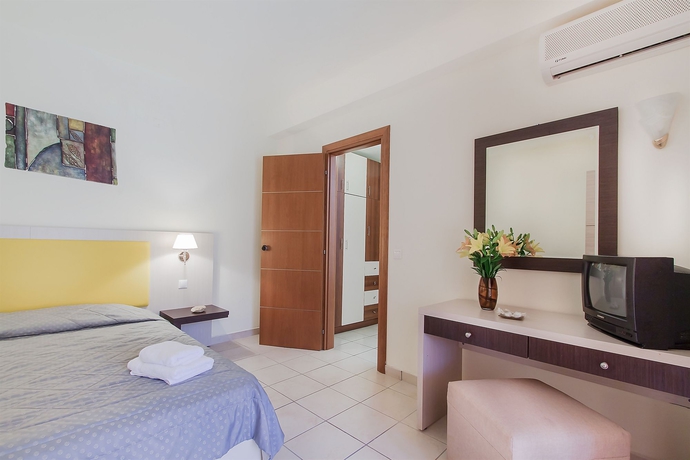 Imagen de la habitación del Hotel Rigas Skopelos. Foto 8