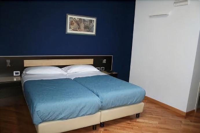 Imagen de la habitación del Hotel Rigel, Catania. Foto 7